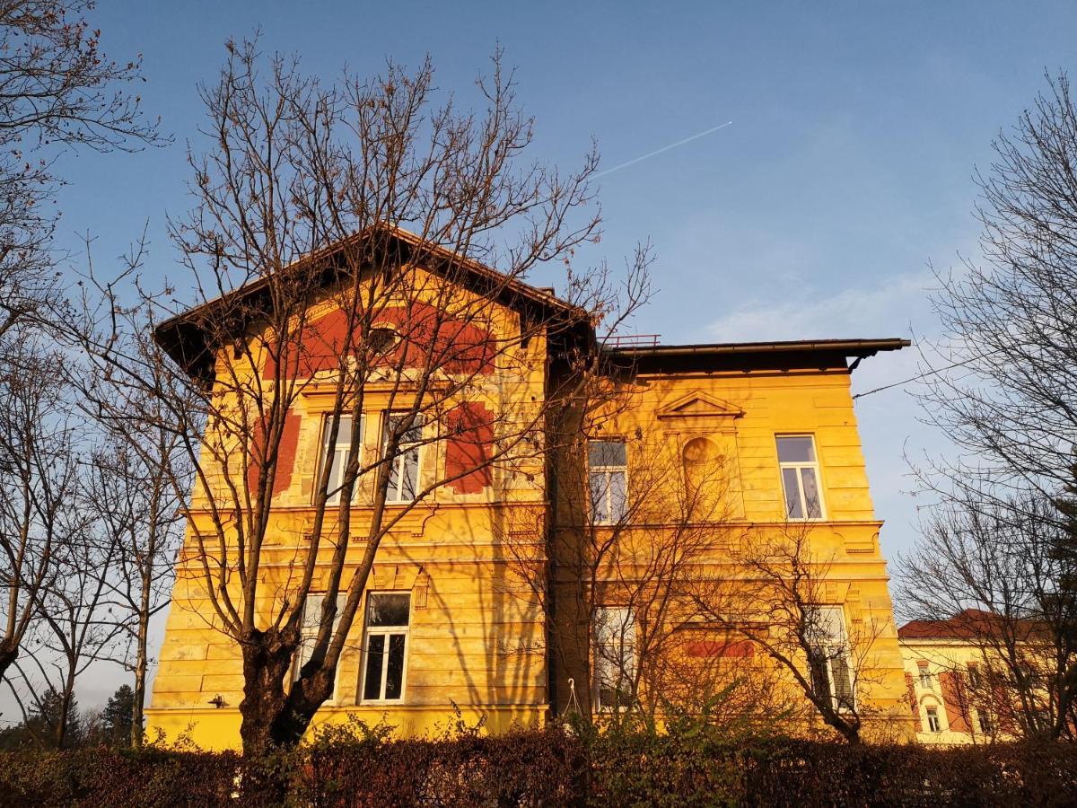 Vila Veselova, Ljubljana City Center Hostel Luaran gambar